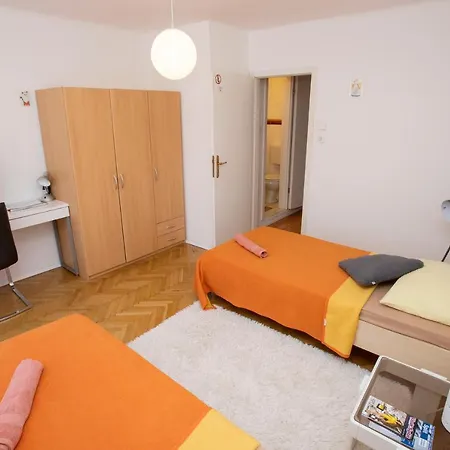 Cozy With Own Bathroom In The Old Town Guest house