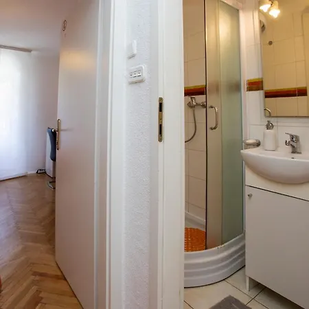 Cozy With Own Bathroom In The Old Town 3* Split